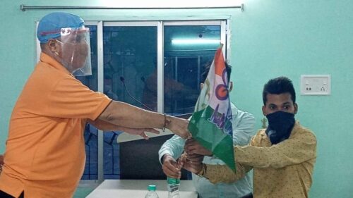 তৃনমূলে যোগ দিলেন যুবক-যুবতীরা