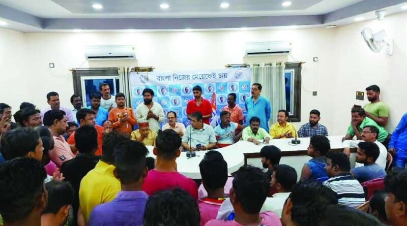 विधायक कार्यालय पर कब्जा