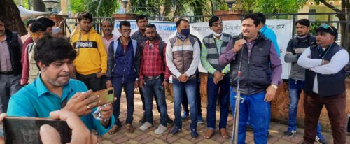 पत्रकार उतरे आन्दोलन पर