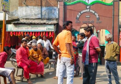 কল্যানেশ্বরী মন্দিরে সাতদিন ধরে নেই পানীয়জল ! প্রতিবাদে রাস্তা অবরোধ, বিক্ষোভ পুরোহিত, ব্যবসায়ী ও স্থানীয়দের