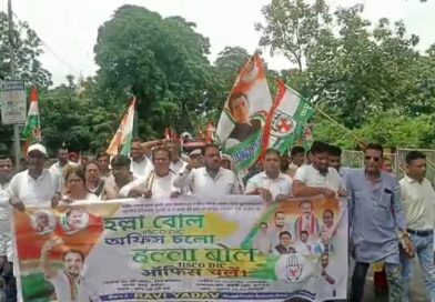 বার্নপুরে যুব কংগ্রেসের ” হল্লা বোল ” কর্মসূচি, স্থানীয়দের চাকরি সহ ৫ দফা দাবিতে সেল আইএসপির ডিআইসিকে স্মারকলিপি