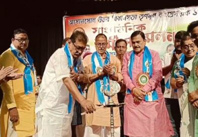 আসানসোলে মন্ত্রী মলয় ঘটকের বিধানসভায় কর্মী সম্মেলনে জেলা সভাপতি,  মার্জিন করতে হবে ৫০ হাজার, বেঁধে দিলেন টার্গেট