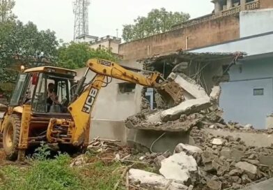 বার্নপুরে অবৈধ নির্মাণ ভাঙতে বুলডোজার চালালো সেল আইএসপি