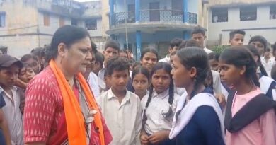 বার্নপুরে স্কুল পরিদর্শনে বিজেপি বিধায়ক, পড়ুয়াদের সঙ্গে কথা, অব্যবস্থা নিয়ে ক্ষোভ প্রকাশ