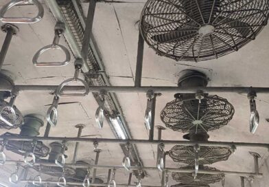 Bardhaman – Asansol मेमू ट्रेन में पंखे बंद, गर्मी में यात्रियों का हाल बेहाल, सुविधाओं की जिम्मेदारी पर सवाल