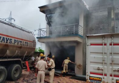 সালানপুরে গোডাউনে আগুন, একাধিক একস্পায়ারি সামগ্রী উদ্ধার