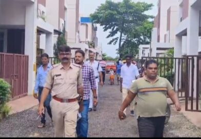 দুর্গাপুরের দুটি আবাসনে দুঃসাহসিক চুরিতে চাঞ্চল্য, তালা ভেঙে লুঠ নগদ ও গয়না, সিসিটিভির ফুটেজ দেখে তদন্তে পুলিশ