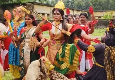 দুর্গাপুরে মার্কোনি দক্ষিণপল্লীর দূর্গা পূজার ও বেঙ্গল অম্বুজার দুর্গাপুজো ” উর্বশী ” র খুঁটিপুজো