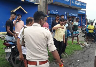 জামুড়িয়ায় বিজেপির বিক্ষোভ ঘিরে উত্তেজনা, বাধা দেওয়ার অভিযোগ তৃণমূলের বিরুদ্ধে