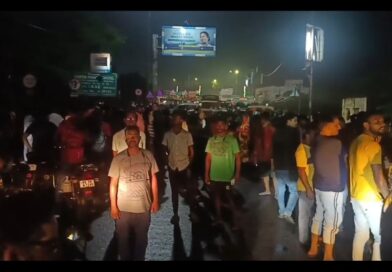Asansol : पानी के लिए जनता जीटी रोड पर, पार्षद को घेरा