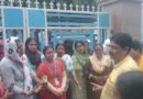 Asansol : नगरनिगम का गेट जाम कर प्रदर्शन