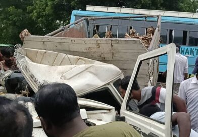 দুর্গাপুরে যাত্রী বোঝাই বাসের সঙ্গে পিকআপ ভ্যানের সংঘর্ষ, আহত ৩০