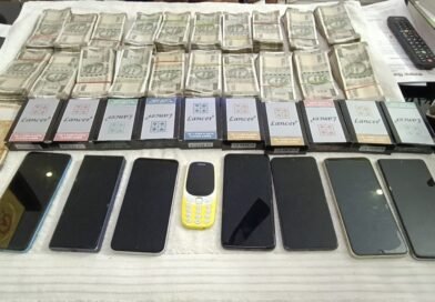 জুয়ার বোর্ড থেকে প্রায়  ১০ লক্ষ টাকা সহ ৭ জুয়াড়ি গ্রেফতার