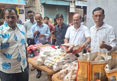 Raniganj व्यवसायियों ने बांटी छठ पूजा सामग्री