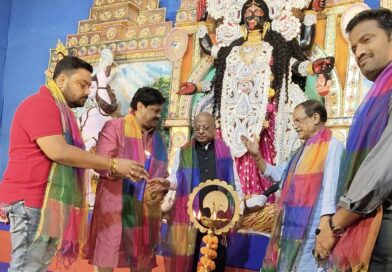 Asansol : ओल्ड स्टेशन कल्चरल क्लब की काली पूजा का मंत्री एवं डीएम की उपस्थिति में भव्य उद्घाटन