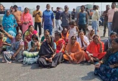 জামুড়িয়ায় জাতীয় সড়ক অবরোধ, পানীয়জলের দাবিতে রাস্তায় নেমে বিক্ষোভ,  উত্তেজনা