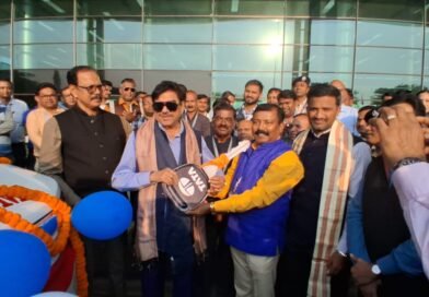 কাজী নজরুল ইসলাম বিমানবন্দর কর্তৃপক্ষকে অ্যাম্বুলেন্স দিলেন সাংসদ