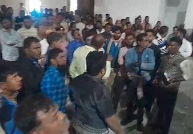 Barabani में भड़के दुकानदारों ने बैठक का बहिष्कार कर किया विरोध प्रदर्शन