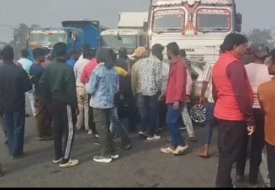 আসানসোলে জাতীয় সড়কে চারচাকাতে ট্রাকের ধাক্কা, আহত ৩