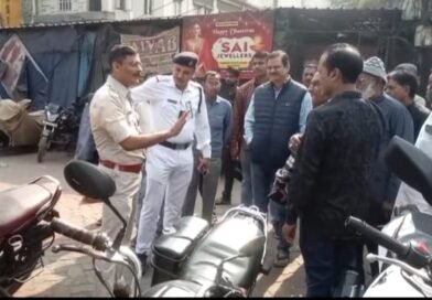 আসানসোলে টোটো ও অটোর জন্য আলাদা পার্কিং জোনের পরিকল্পনা, এলাকা পরিদর্শনে ডেপুটি মেয়র ও পুলিশ আধিকারিক