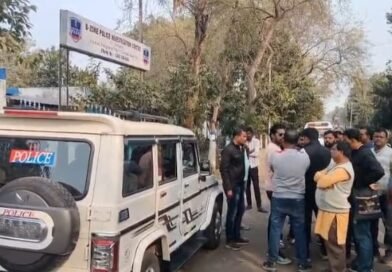 দুর্গাপুরে ইভটিজিং অভিযোগ ঘিরে মুখোমুখি তৃণমূল ও বিজেপি, ফাঁড়িতে স্লোগান, পাল্টা স্লোগানে উত্তেজনা