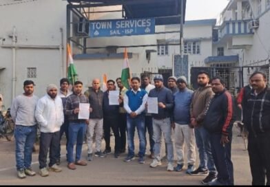 সেল আইএসপির টাউন অফিসে ইনটাকের বিক্ষোভ, পানীয়জল ও নিরাপত্তার দাবিতে স্মারকলিপি