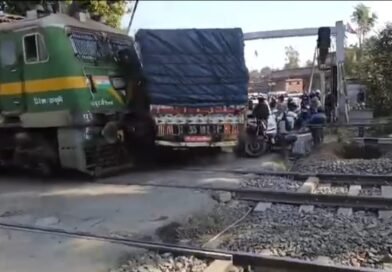 Gonda – Asansol Express टकराई ट्रक से