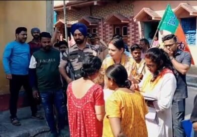 আবারও অগ্নিমিত্রা পালের ” পাড়ায় পাড়ায় দিদিভাই ” কর্মসূচীতে বাধা,  বিজেপি কর্মীদের উপর হামলার অভিযোগ শাসক দলের বিরুদ্ধে