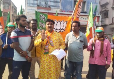 আসানসোলে বিজেপির জনসংযোগ অভিযানে তৃণমূলের বাধা দেওয়ার অভিযোগ, উত্তেজনা