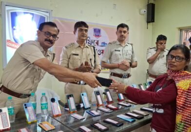 জামুড়িয়া থানায় আসানসোল দুর্গাপুর পুলিশের ” ফিরে পাওয়া “, ১০০ টি মোবাইল ফেরত
