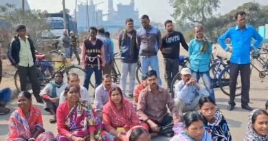 কাজে পুননিয়োগের দাবিতে অন্ডাল তাপ বিদ্যুৎ কেন্দ্রে বিক্ষোভ