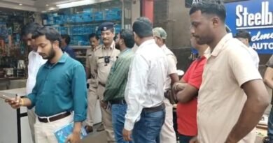 আসানসোলে মডিফাইড সাইলেন্সার বিক্রি আটকাতে দোকানে পুলিশের অভিযান