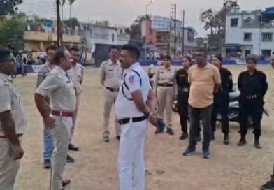 দুর্গাপুরে ক্রিকেট টুর্নামেন্ট ঘিরে উত্তেজনা, পরিস্থিতি সামলাতে পুলিশের হস্তক্ষেপ