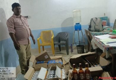 নাকা তল্লাশি চলাকালীন বাস থেকে প্রচুর পরিমাণে মদ বাজেয়াপ্ত