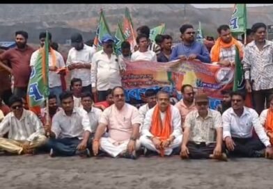 ডব্লুবিপিডিসিএলের কয়লাখনিতে বিক্ষোভ অবস্থানে বিজেপি প্রার্থী, একাধিক দাবি ও অত্যাচারের প্রতিবাদ