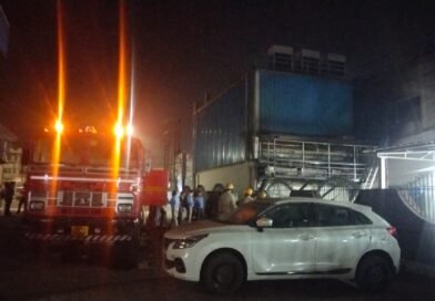 গাড়ির শোরুমে আগুন, দমকলের তৎপরতায় নিয়ন্ত্রণে