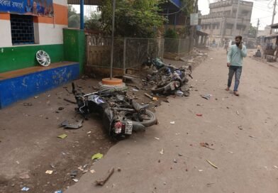 কয়লা চুরি করতে দিতে হবে দাবি করে তৃণমূলের কার্যালয় ভাঙচুরের, খনির আধিকারিকদের গাড়িতে  হামলার অভিযোগ