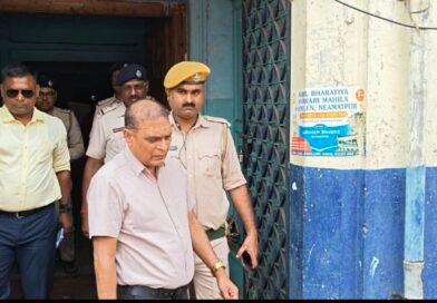 পুলিশ অবজার্ভার নিয়ামতপুর ফাঁড়ি এলাকার বুথ পরিদর্শনে