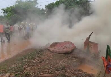 গ্যাসের পাইপলাইন ফেটে বিপত্তি