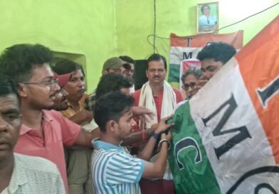 वाम संगठन के युवाओं ने थामा टीएमसी का दामन