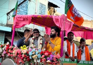 বারাবনিতে বিজেপির প্রার্থীর সমর্থনে রোডশো মিঠুন চক্রবর্তীর জয়ের ব্যাপারে আশাবাদী