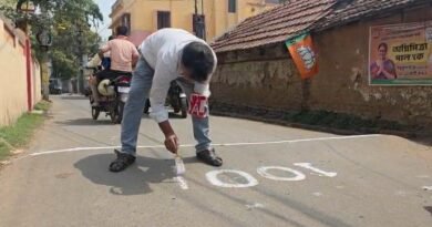 প্রচার শেষ  এবার নজরে ভোট, একে অপরকে টেক্কা দিতে প্রস্তুত রাজনৈতিক দল ও নির্বাচন কমিশন