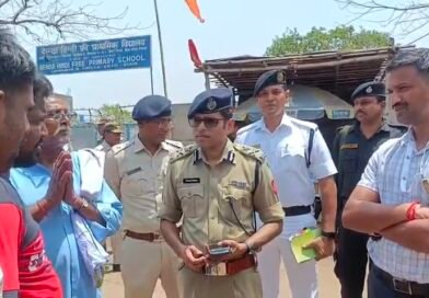 পুলিশ কমিশনার ও জেলাশাসক বিভিন্ন উত্তেজনা প্রবণ এলাকাগুলো পরিদর্শন করলেন