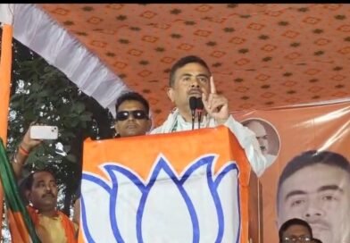দুর্গাপুরের সভায় আক্রমণাত্মক শুভেন্দু অধিকারী, হার নিশ্চিত জেনে, অবৈধ উপায় নিচ্ছে তৃণমূল কংগ্রেস