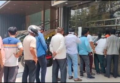 আসানসোল ও দুর্গাপুর , চারদিন পরে খুললো মদের দোকান, কেনার হিড়িকে লম্বা লাইন