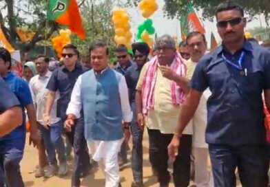 Jitendra Tiwari के लिए हिमंत बिस्व सरमा का रोड शो, कहा 4 मई से पहले सरेंडर करें गुंडे