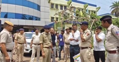 গণনা হবে ৬ টি বিধানসভার ইভিএম  ত্রিস্তরীয় নিরাপত্তা ব্যবস্থার বলয়ে আসানসোল ইঞ্জিনিয়ারিং কলেজের স্ট্রংরুম  পরিদর্শনে ডিএম ও সিপি