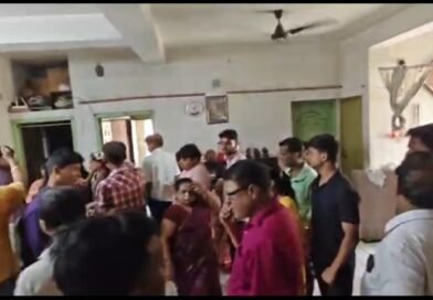 আসানসোলে উত্তেজনা  ভাড়া না দিয়ে ফ্ল্যাট দখল করে রাখার অভিযোগ তৃনমূল কাউন্সিলারের বিরুদ্ধে