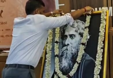 আসানসোলে রবীন্দ্র জন্মজয়ন্তী উদযাপন, কবিগুরুর প্রতিকৃতিতে মাল্যদান