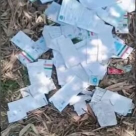 জামুড়িয়ায় প্রাক্তন কাউন্সিলরের বাড়ির সামনে মিলল আধার কার্ড ও নথি , তদন্তের দাবিতে সরব বিজেপি